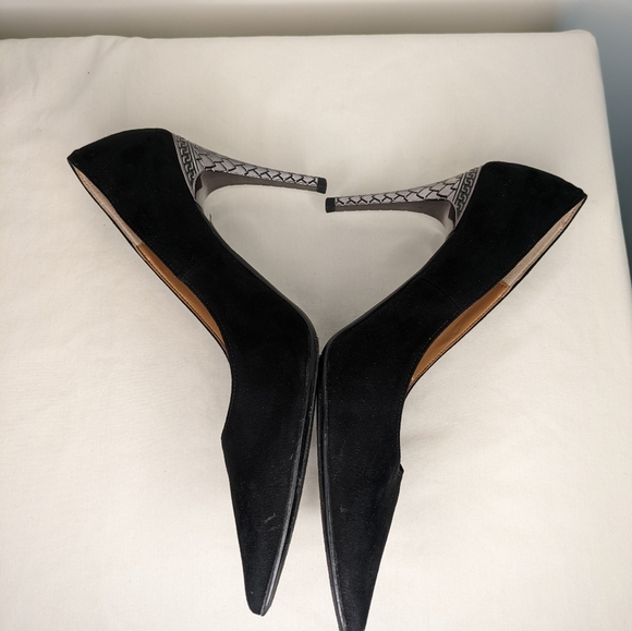 J. Renee 9.5 Velvet & Metal Heel Pointed Toe Pumps - Picture 5 of 16